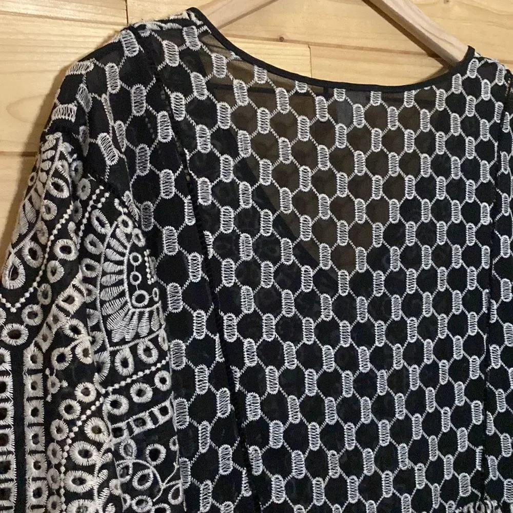 Akemi & Kin Anthropologie Size 2 Oversized Brooke Eyelet Dress - Picture 12 of 14